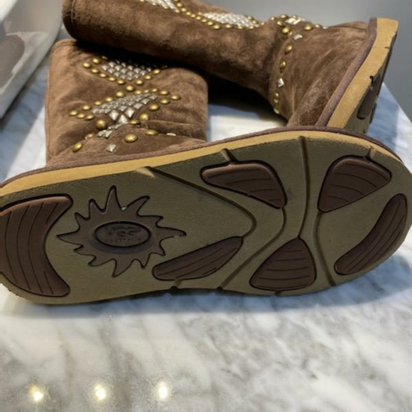 Ugg boots - Picture 2 of 5